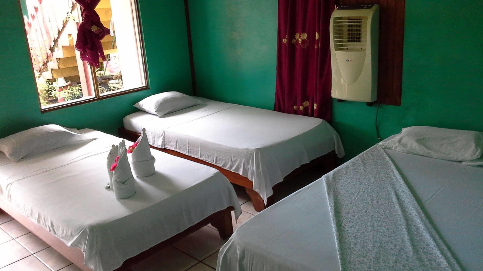 Cabinas Miss Miriam 2 ตอร์ตูเกโร ภายนอก รูปภาพ